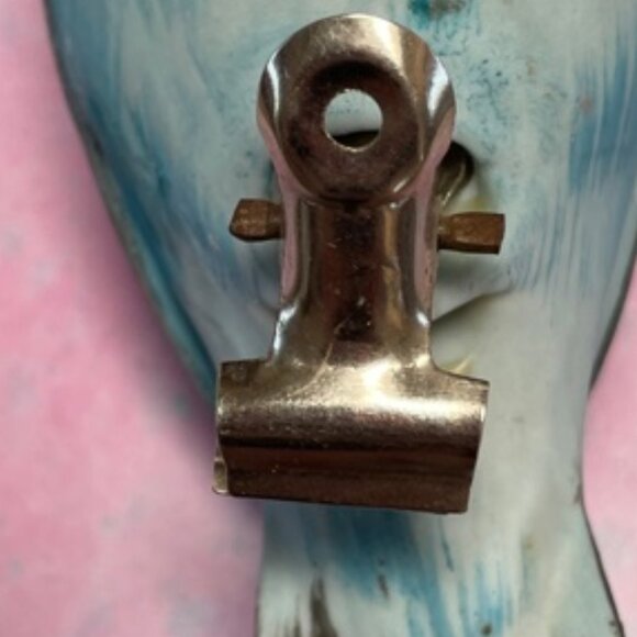 Cute! Vintage Porcelain Bisque Parakeet/Budgie Clip on Bird - Picture 7 of 9